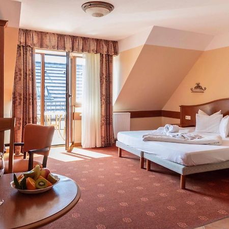 Fonix Wellness *** 1 A Epulet Bed & Breakfast Heviz Bagian luar foto