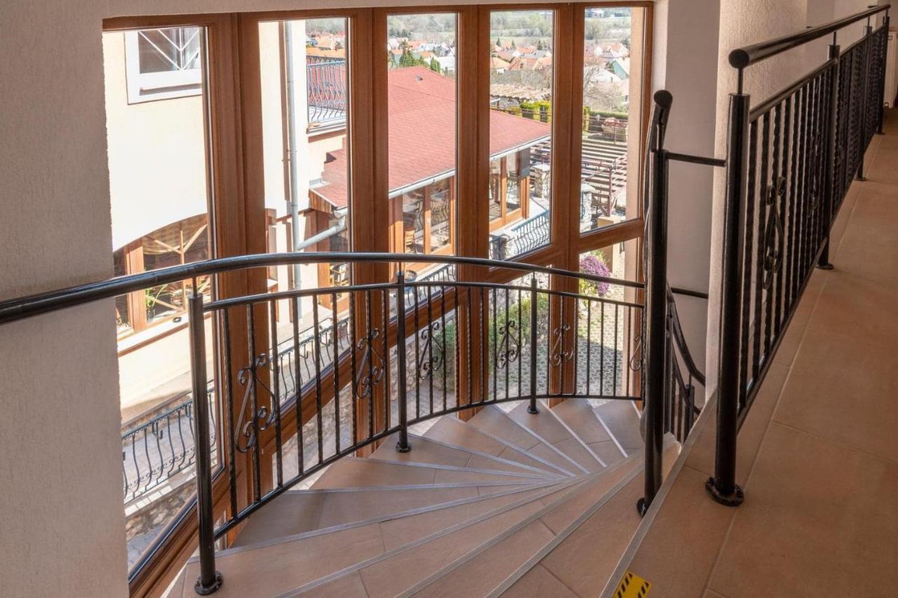 Fonix Wellness *** 1 A Epulet Bed & Breakfast Heviz Bagian luar foto