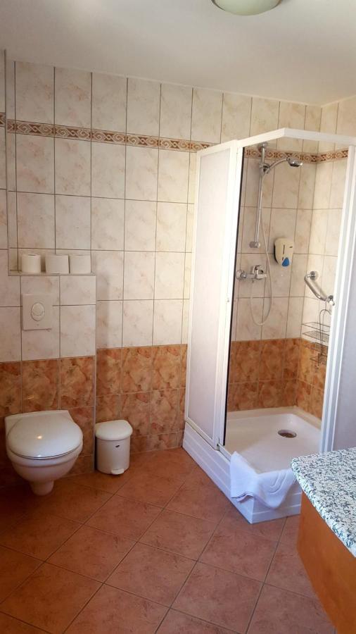 Fonix Wellness *** 1 A Epulet Bed & Breakfast Heviz Bagian luar foto