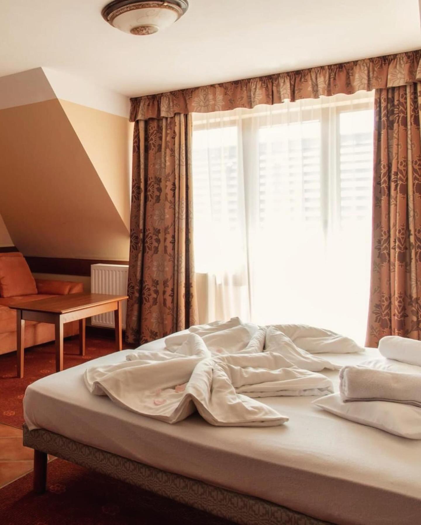 Fonix Wellness *** 1 A Epulet Bed & Breakfast Heviz Bagian luar foto