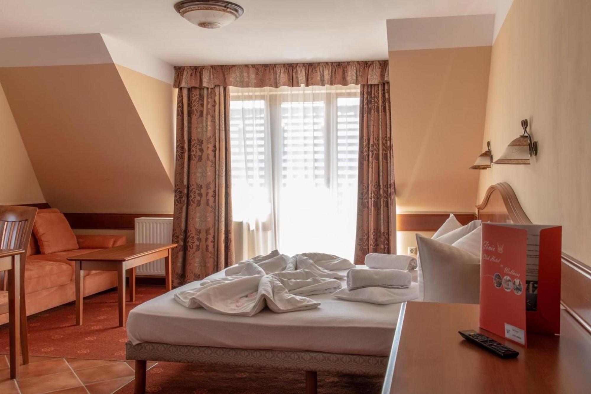 Fonix Wellness *** 1 A Epulet Bed & Breakfast Heviz Bagian luar foto