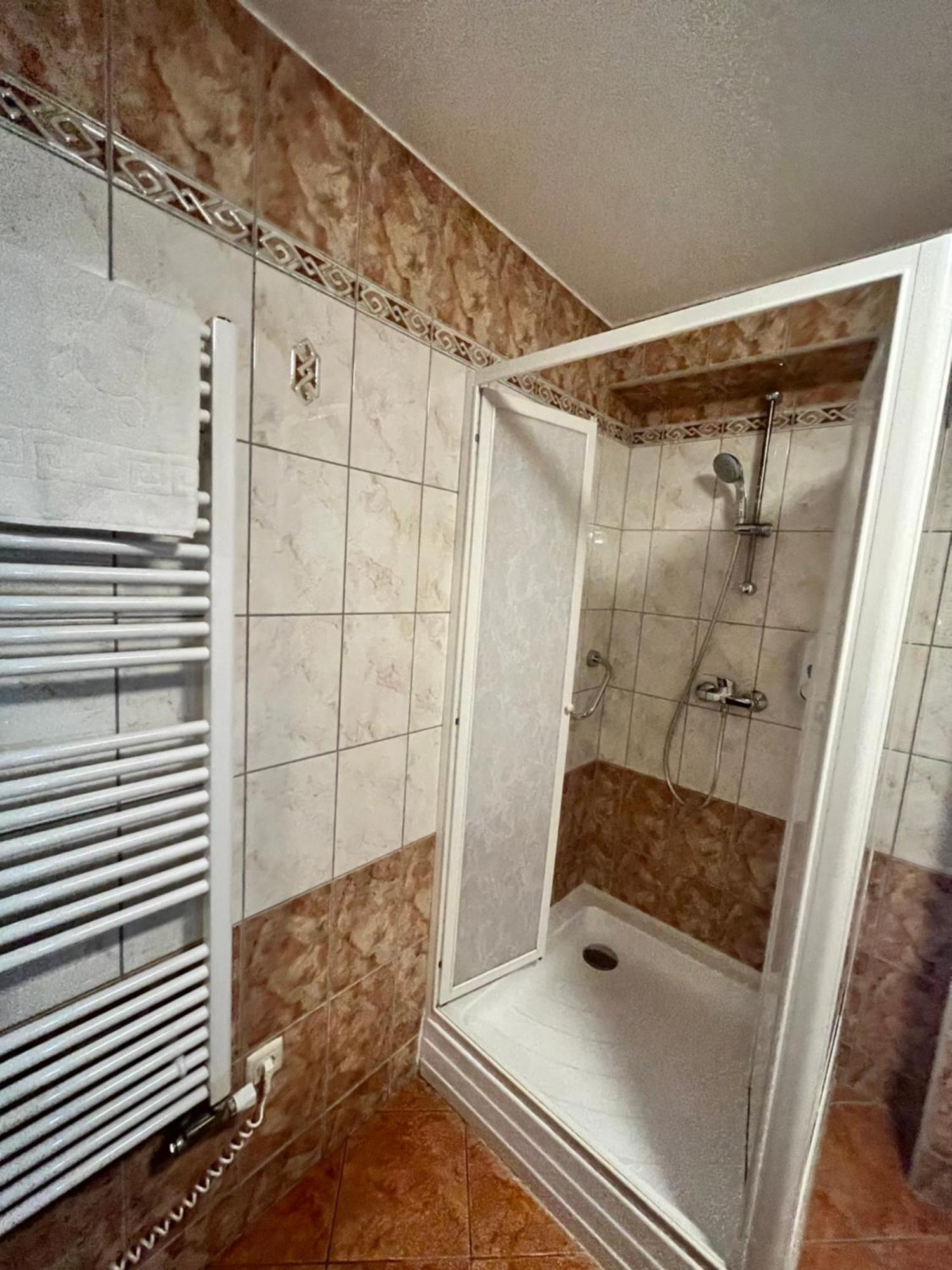 Fonix Wellness *** 1 A Epulet Bed & Breakfast Heviz Bagian luar foto